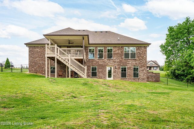 290 Elk Chase Dr, Taylorsville, KY 40071