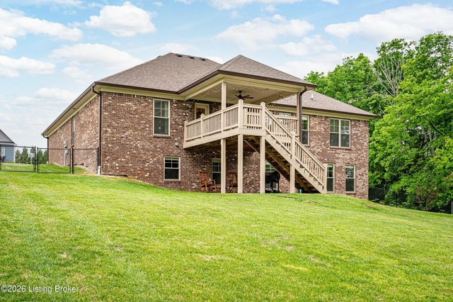 290 Elk Chase Dr, Taylorsville, KY 40071