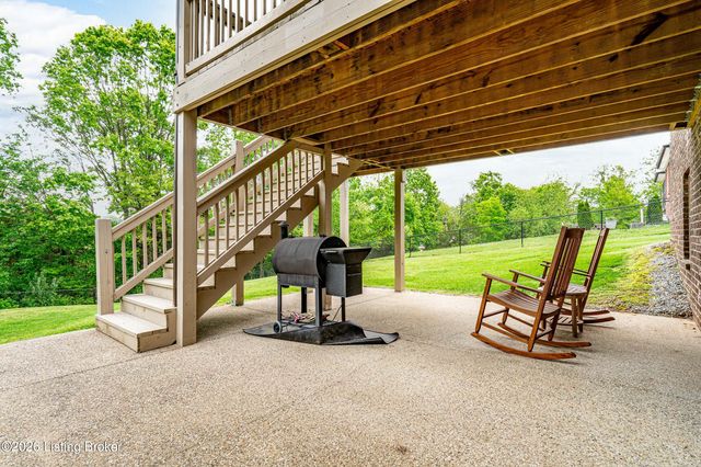 290 Elk Chase Dr, Taylorsville, KY 40071