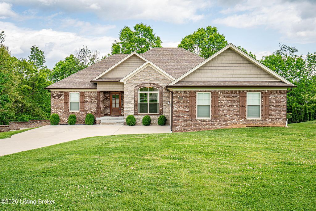 290 Elk Chase Dr, Taylorsville, KY 40071