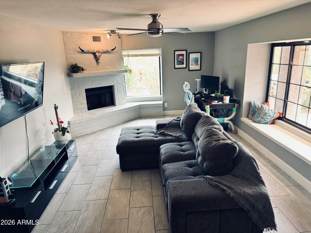 7220 E MARY SHARON Drive 158, Scottsdale, AZ 85266