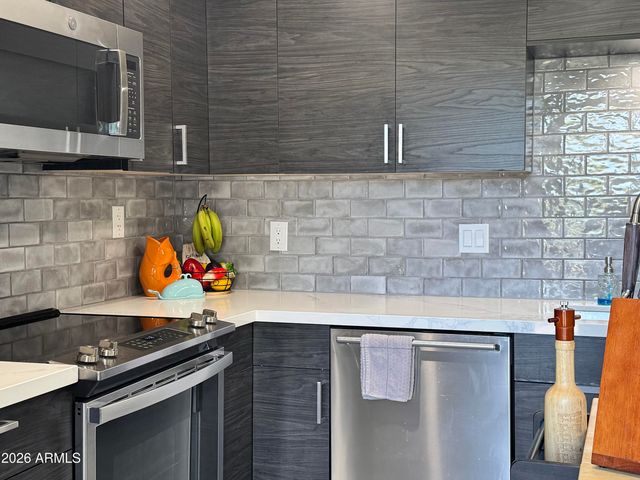 7220 E MARY SHARON Drive 158, Scottsdale, AZ 85266