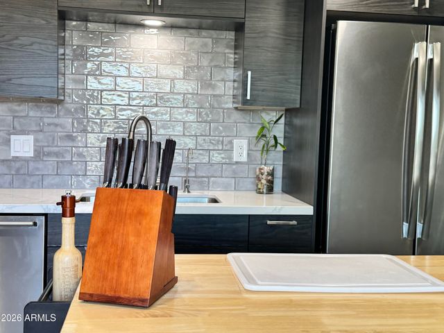 7220 E MARY SHARON Drive 158, Scottsdale, AZ 85266