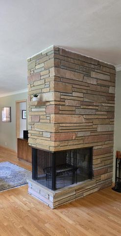 5617 W Jackson Park DRIVE, Milwaukee, WI 53219