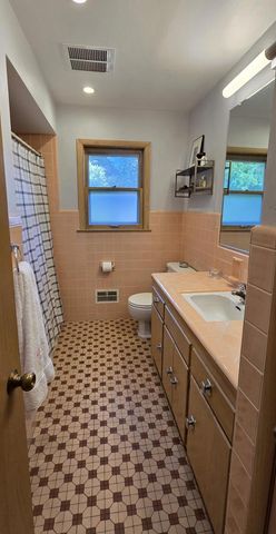 5617 W Jackson Park DRIVE, Milwaukee, WI 53219