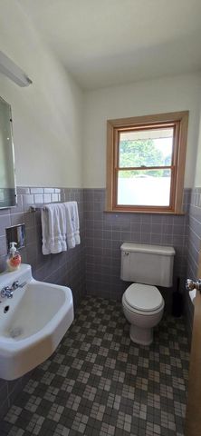 5617 W Jackson Park DRIVE, Milwaukee, WI 53219