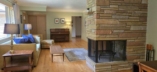 5617 W Jackson Park DRIVE, Milwaukee, WI 53219