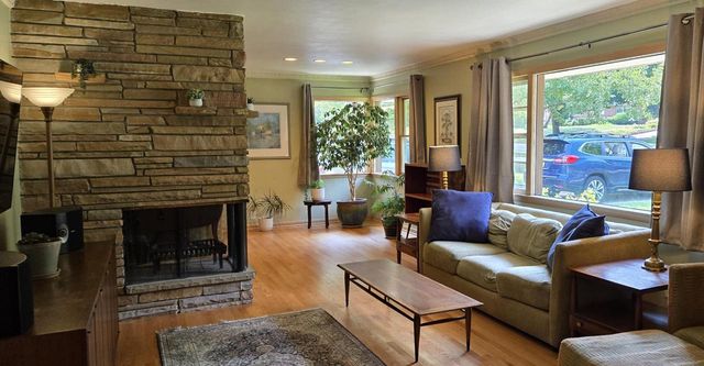 5617 W Jackson Park DRIVE, Milwaukee, WI 53219