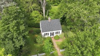 6 Smith Street, Amherst, MA 01002