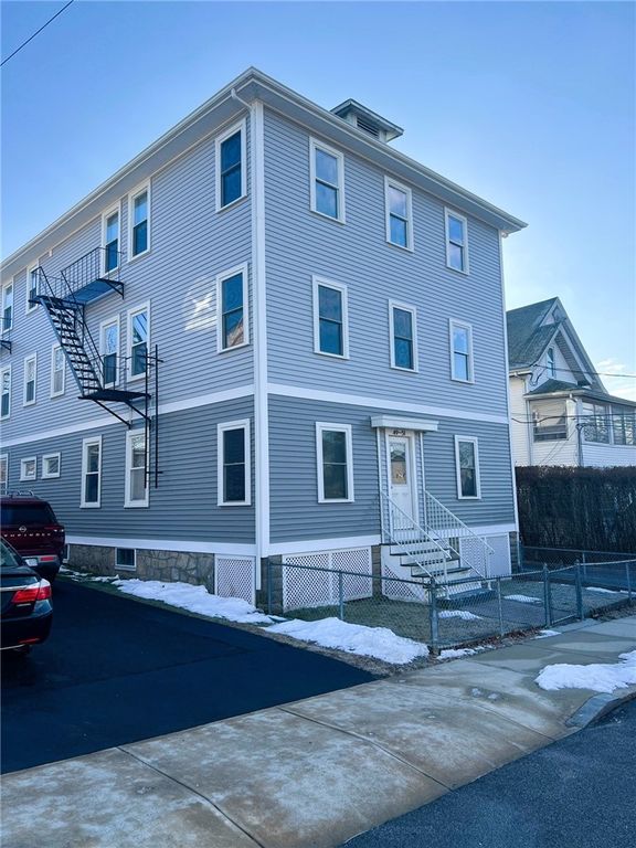 49 Hebert Avenue 3F, Woonsocket, RI 02895