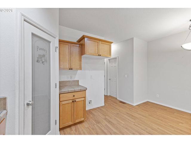 1188 Se MOONLIGHT Ave, Hillsboro, OR 97123