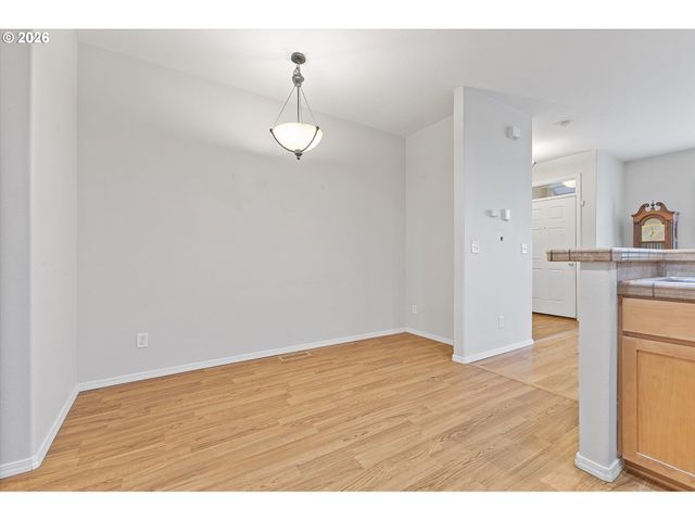 1188 Se MOONLIGHT Ave, Hillsboro, OR 97123