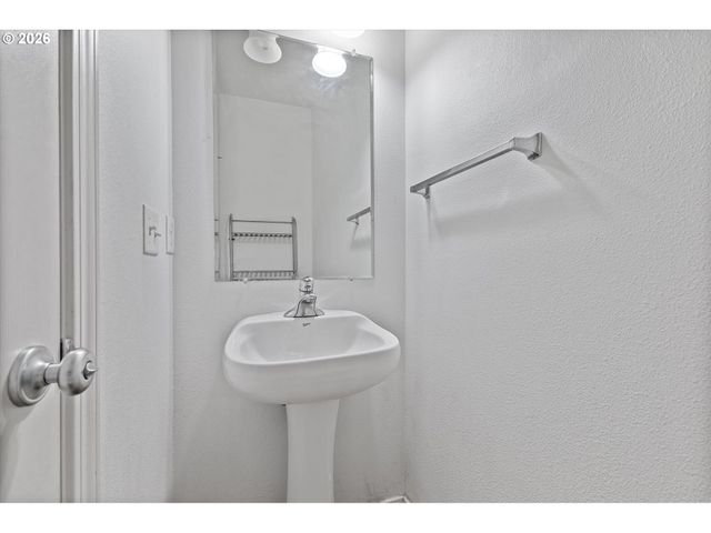 1188 Se MOONLIGHT Ave, Hillsboro, OR 97123