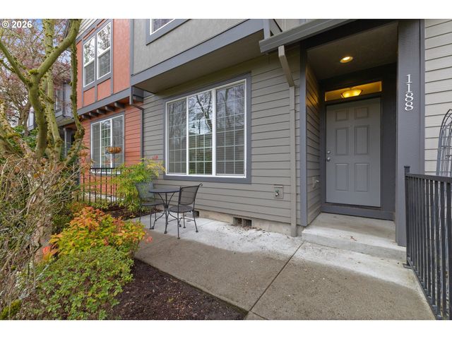 1188 Se MOONLIGHT Ave, Hillsboro, OR 97123