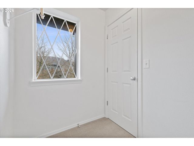 1188 Se MOONLIGHT Ave, Hillsboro, OR 97123