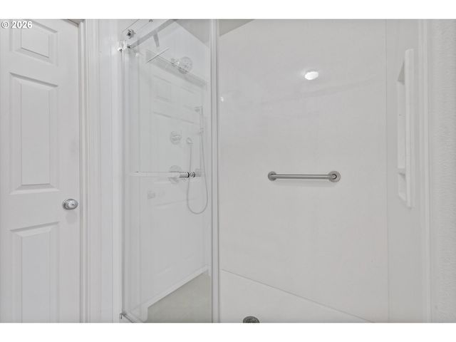 1188 Se MOONLIGHT Ave, Hillsboro, OR 97123