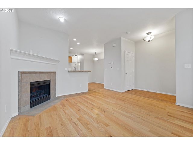 1188 Se MOONLIGHT Ave, Hillsboro, OR 97123