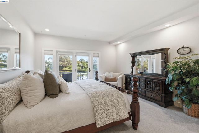 126 Frederick St, Santa Cruz, CA 95062