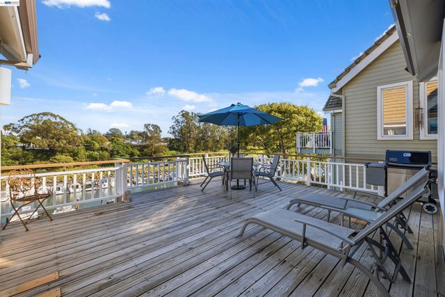 126 Frederick St, Santa Cruz, CA 95062