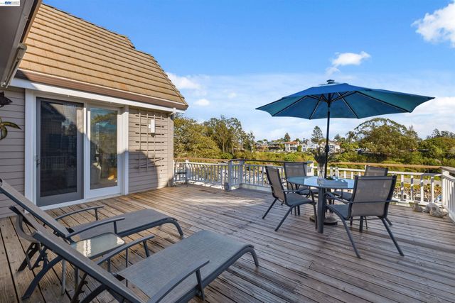 126 Frederick St, Santa Cruz, CA 95062