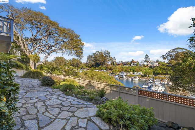 126 Frederick St, Santa Cruz, CA 95062