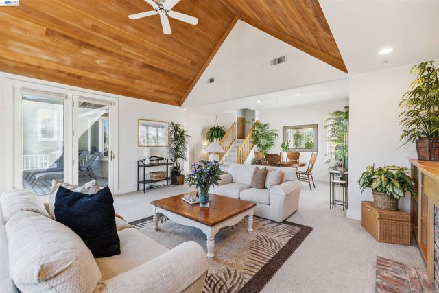 126 Frederick St, Santa Cruz, CA 95062