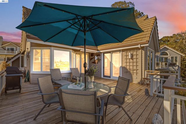 126 Frederick St, Santa Cruz, CA 95062