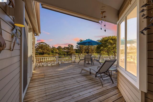 126 Frederick St, Santa Cruz, CA 95062