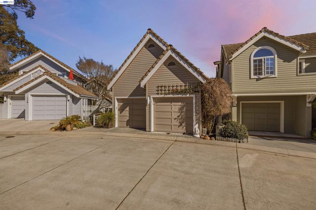 126 Frederick St, Santa Cruz, CA 95062