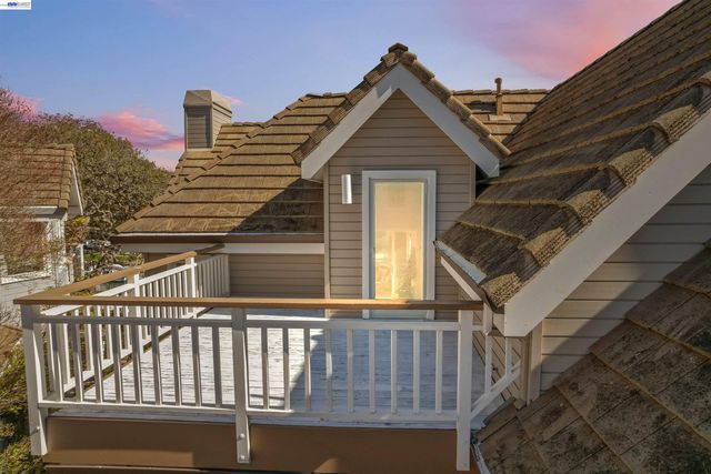 126 Frederick St, Santa Cruz, CA 95062