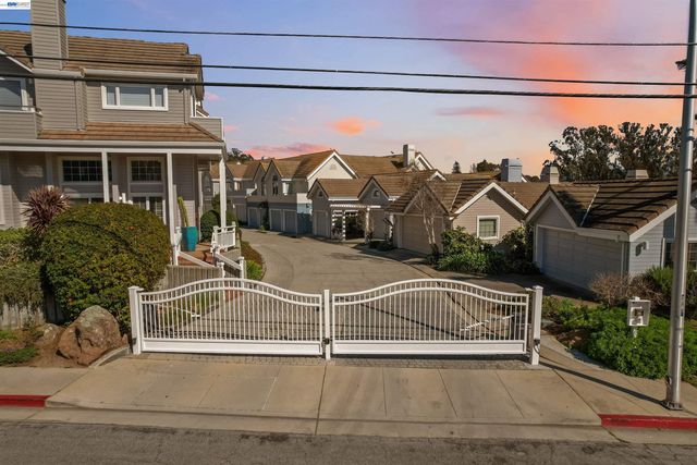 126 Frederick St, Santa Cruz, CA 95062