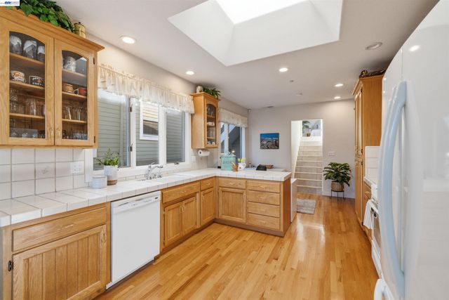 126 Frederick St, Santa Cruz, CA 95062