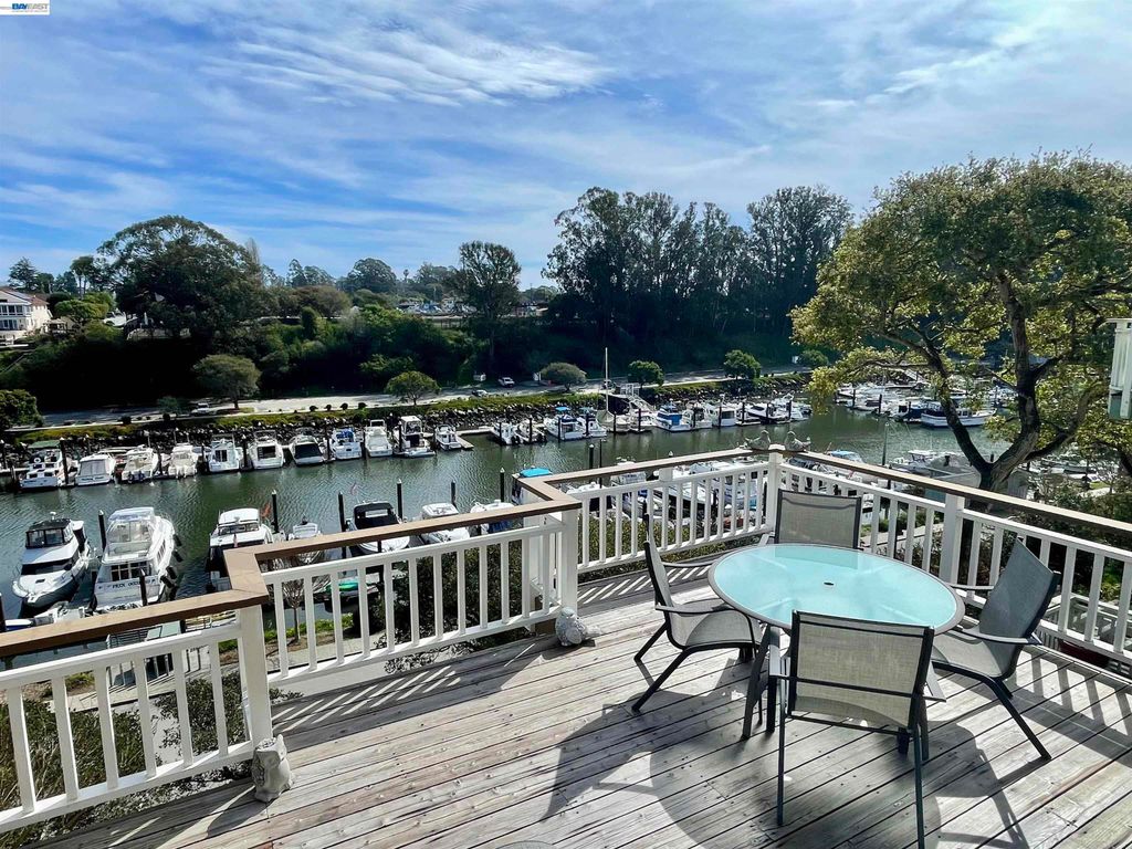 126 Frederick St, Santa Cruz, CA 95062