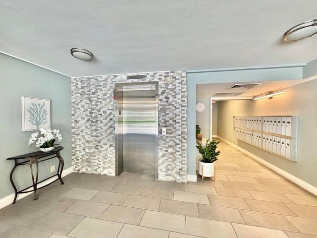 2800 N Palm Aire Drive Unit 404, Pompano Beach, FL 33069