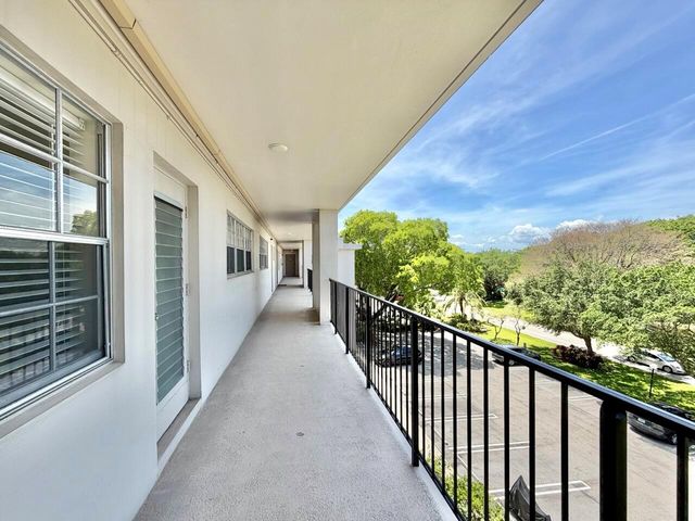 2800 N Palm Aire Drive Unit 404, Pompano Beach, FL 33069