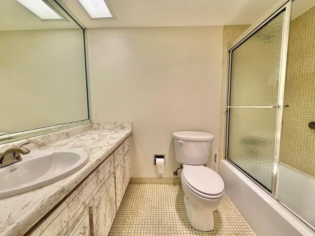 2800 N Palm Aire Drive Unit 404, Pompano Beach, FL 33069