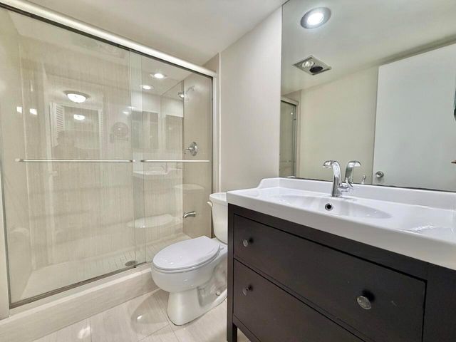 2800 N Palm Aire Drive Unit 404, Pompano Beach, FL 33069