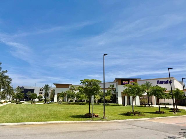 2800 N Palm Aire Drive Unit 404, Pompano Beach, FL 33069