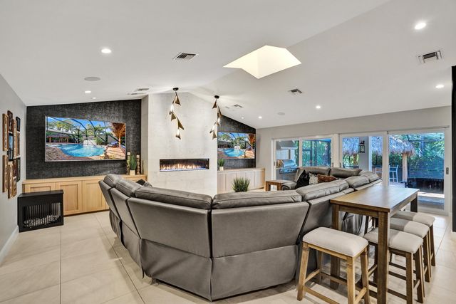 738 MIDDLE RIVER Drive, Fort Lauderdale, FL 33304