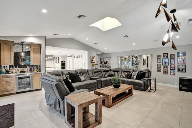 738 MIDDLE RIVER Drive, Fort Lauderdale, FL 33304