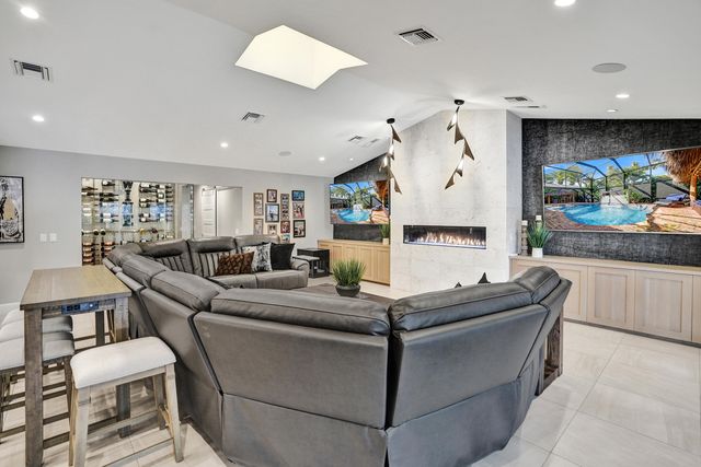 738 MIDDLE RIVER Drive, Fort Lauderdale, FL 33304