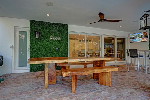 738 MIDDLE RIVER Drive, Fort Lauderdale, FL 33304