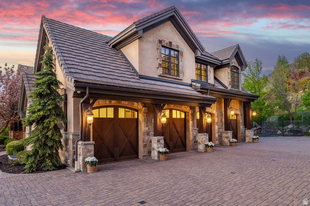 18 SNOW FOREST LN, Sandy, UT 84092