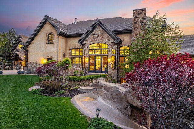 18 SNOW FOREST LN, Sandy, UT 84092