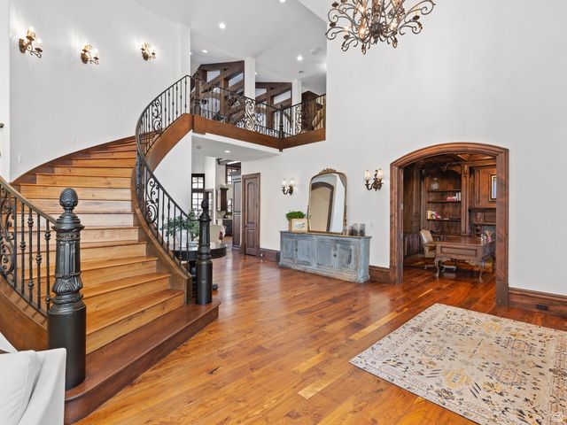 18 SNOW FOREST LN, Sandy, UT 84092