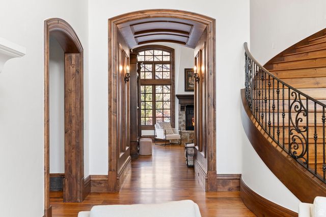 18 SNOW FOREST LN, Sandy, UT 84092