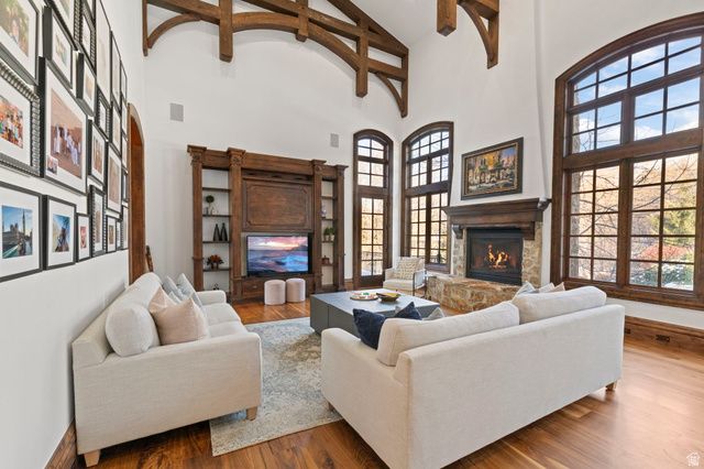 18 SNOW FOREST LN, Sandy, UT 84092