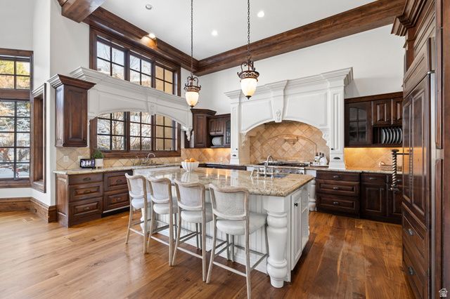 18 SNOW FOREST LN, Sandy, UT 84092