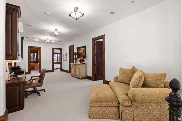 18 SNOW FOREST LN, Sandy, UT 84092