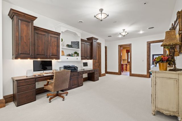 18 SNOW FOREST LN, Sandy, UT 84092